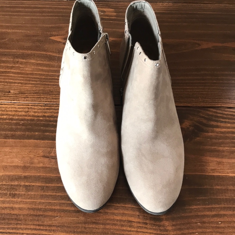 Booties Khaki/Beige size 8M